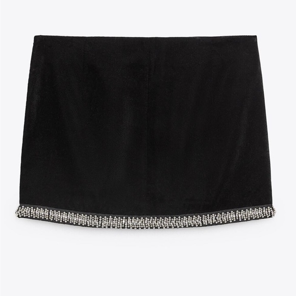 Zara Dresses & Skirts - ZARA - Falda Terciopelo Brillos Skirt 🖤🤍🖤